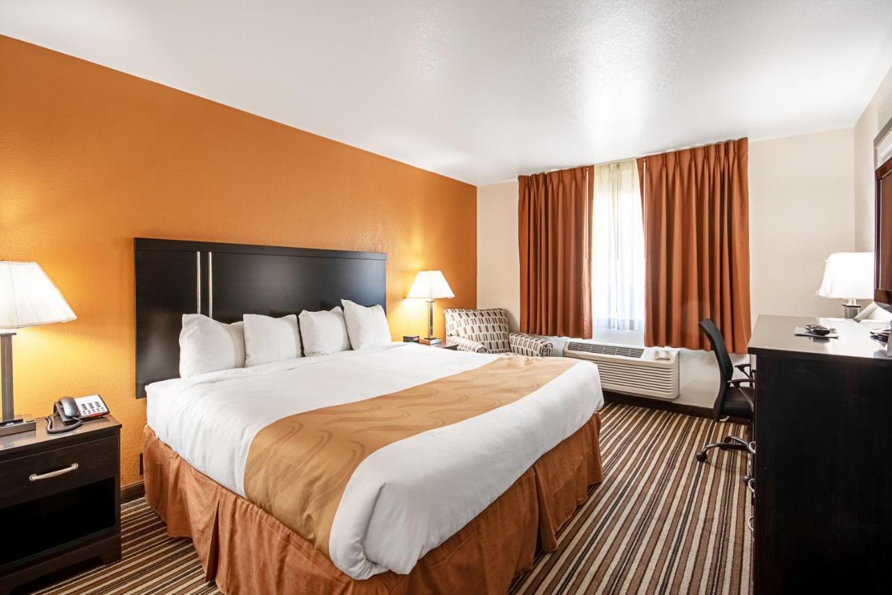 Quality Inn Dodge City Esterno foto