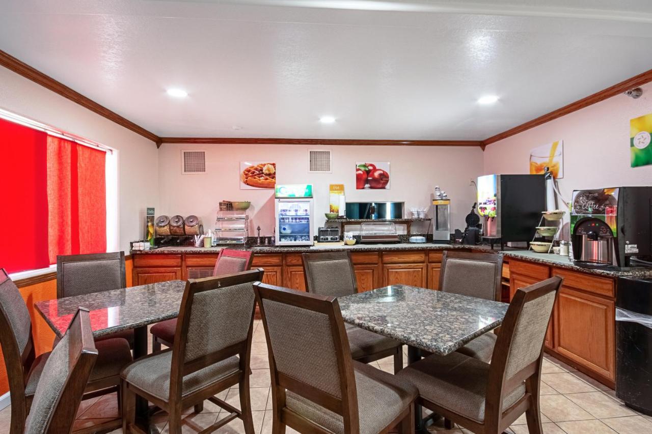 Quality Inn Dodge City Esterno foto